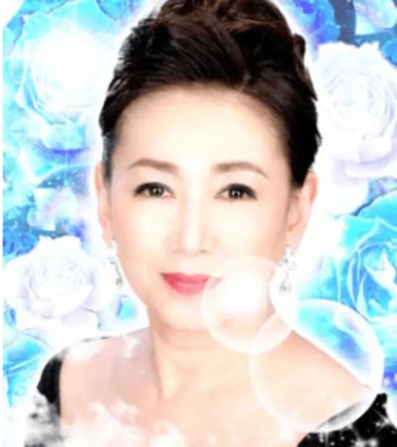 ミディア．（みでぃあ）先生｜電話占いフィール