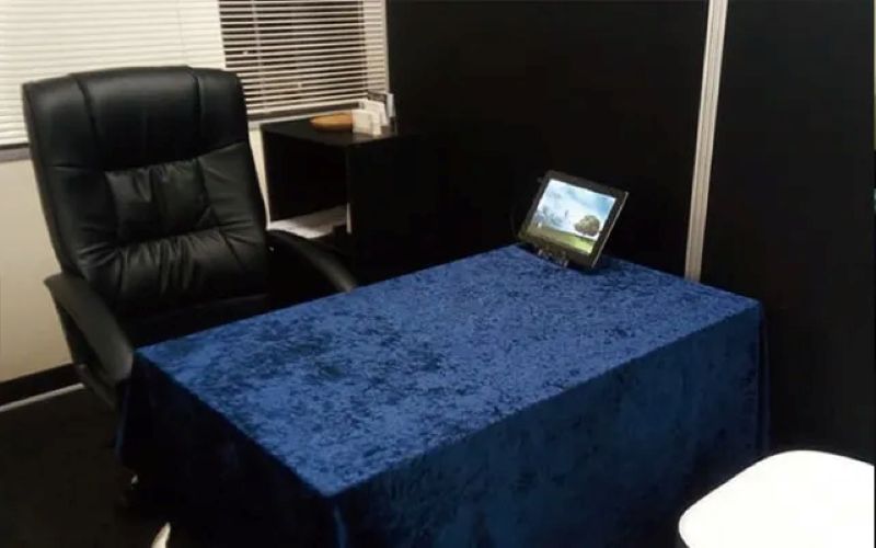 占いの館 千里眼 本通駅前店