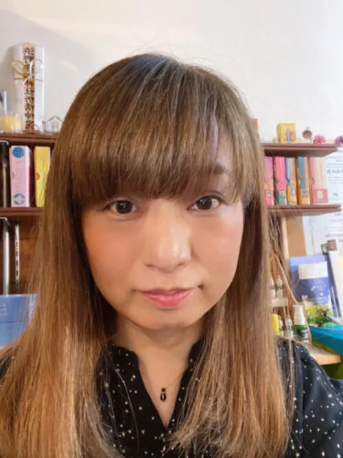 平山久巫女(ひらやまくみこ)先生