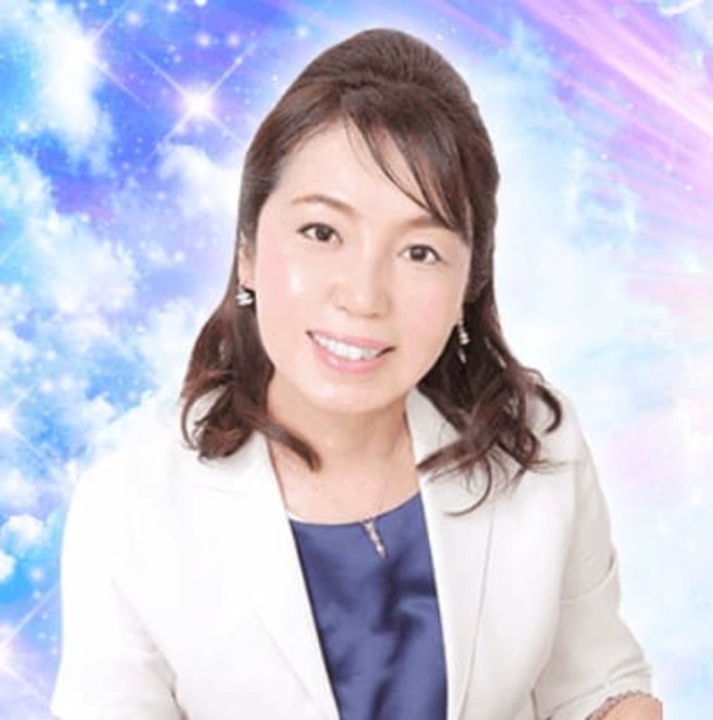 明那（あきな）先生｜電話占い絆